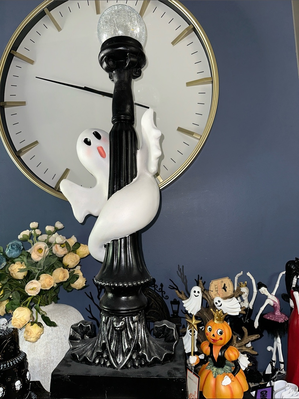 Halloween Ghost Lamp Post Decor - Black & White